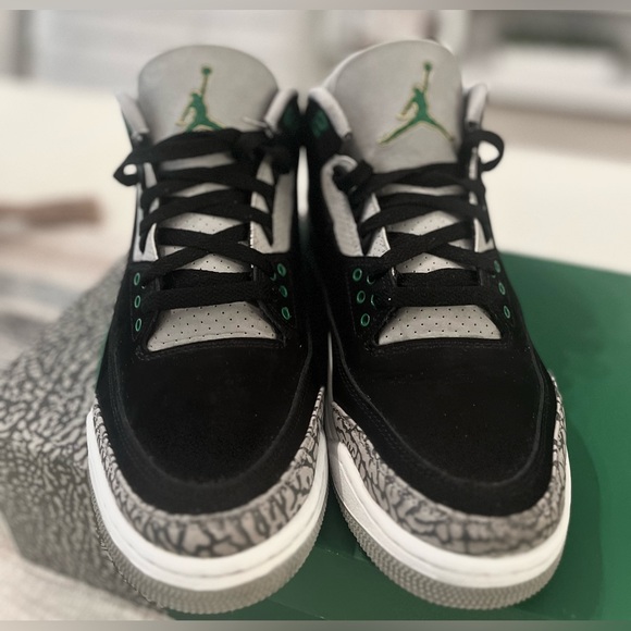Jordan 3 Pine Green - Picture 3 of 5